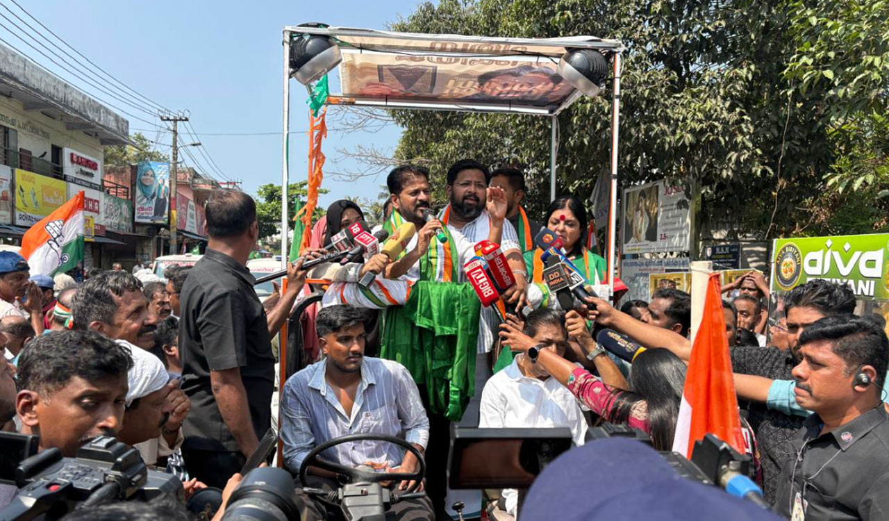 Friends in Telangana, Foes in Keralam: Strange relation of Congress and CPI