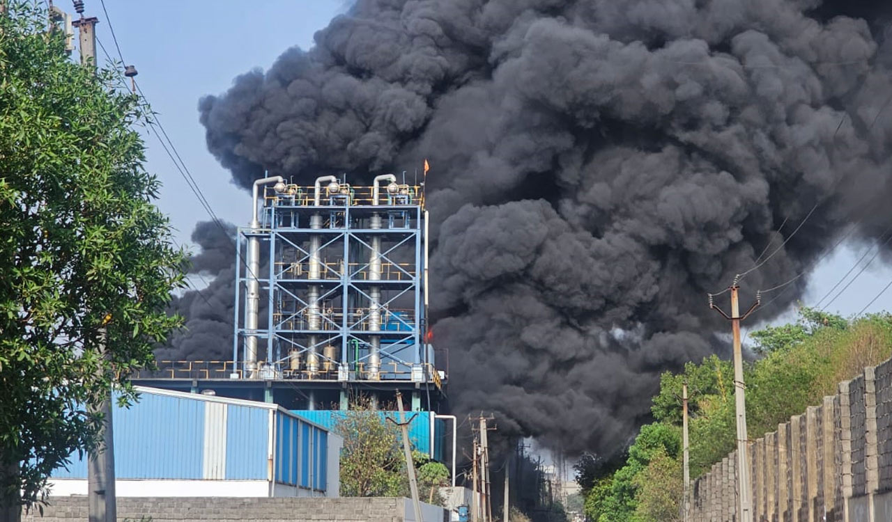 Massive fire at chemical unit in Sangareddy’s Gaddapotharam