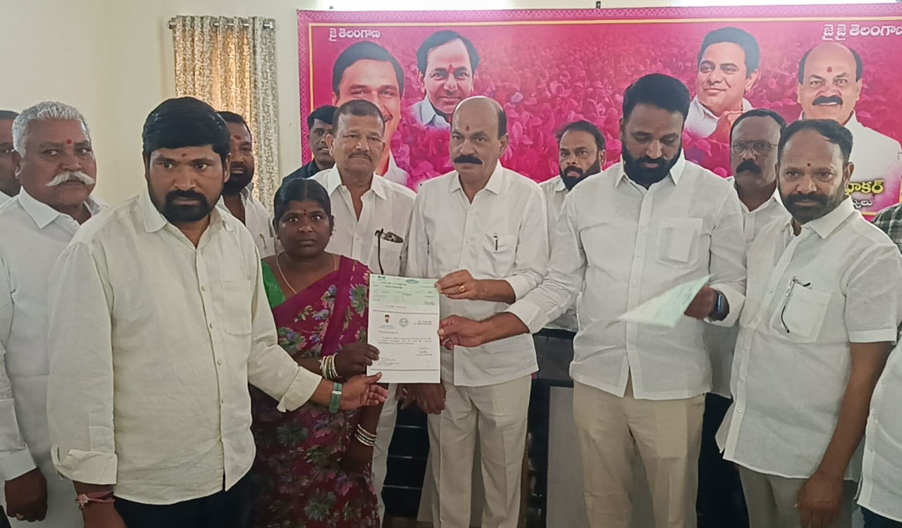 Sangareddy MLA distributes Rs 33.49 lakh CMRF cheques to 127 beneficiaries
