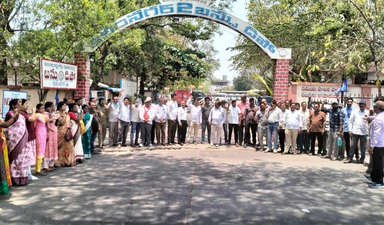 TGSRTC JAC wants workers to be ready for strike