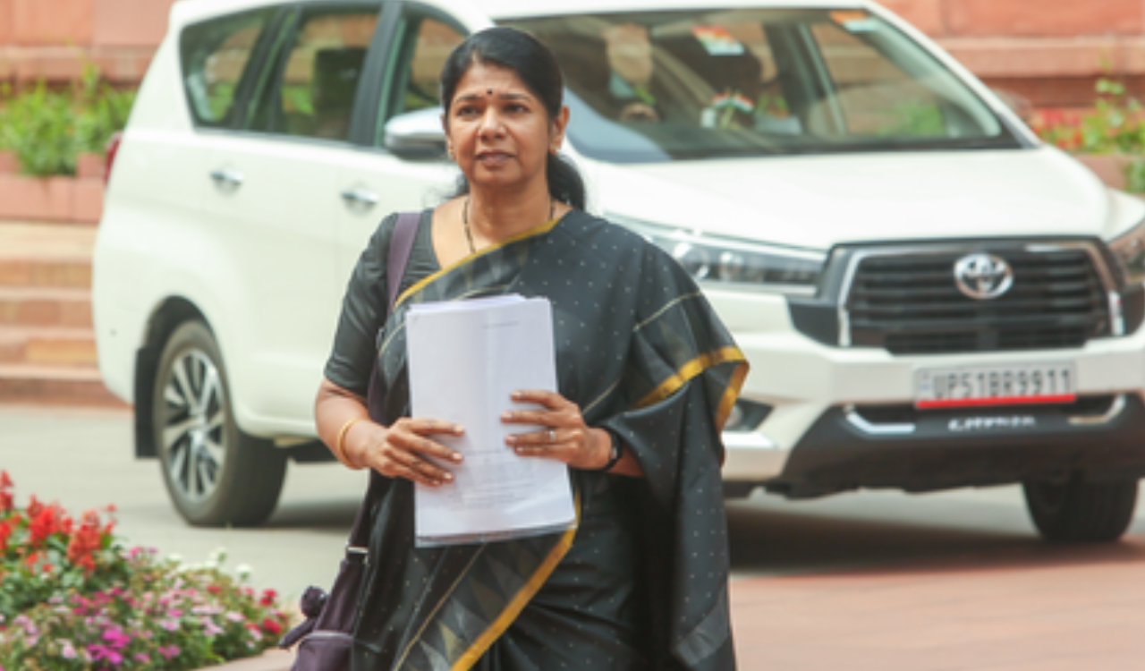Kanimozhi slams AIADMK over delimitation Bill support