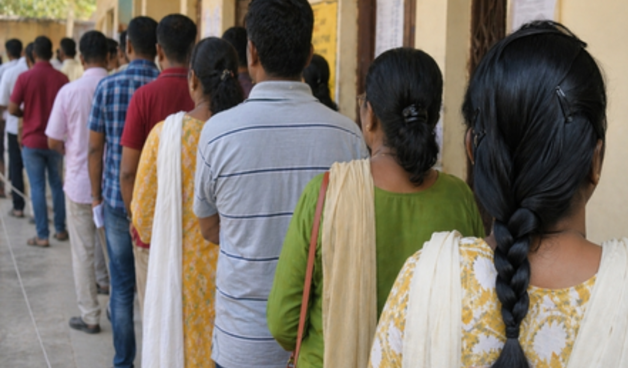 TN records 70 per cent turnout till 3 pm; cop stabbed at Poompuhar booth