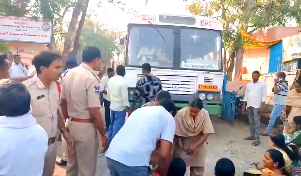 Vikarabad police warn against supporting TGRTC strike, bars use of function halls