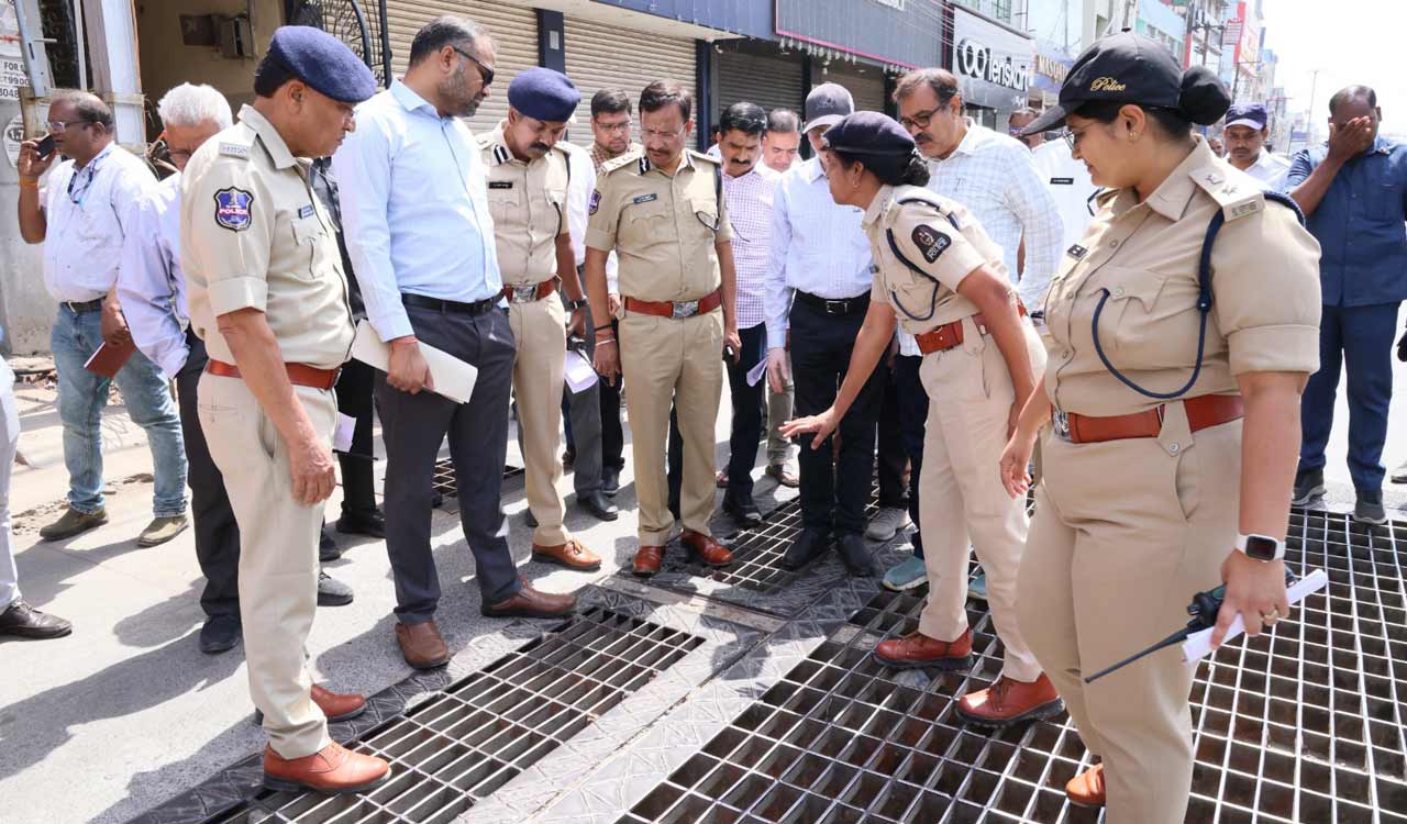 Hyderabad officials inspect Model Corridor stretch from Shaikpet to Masab Tank