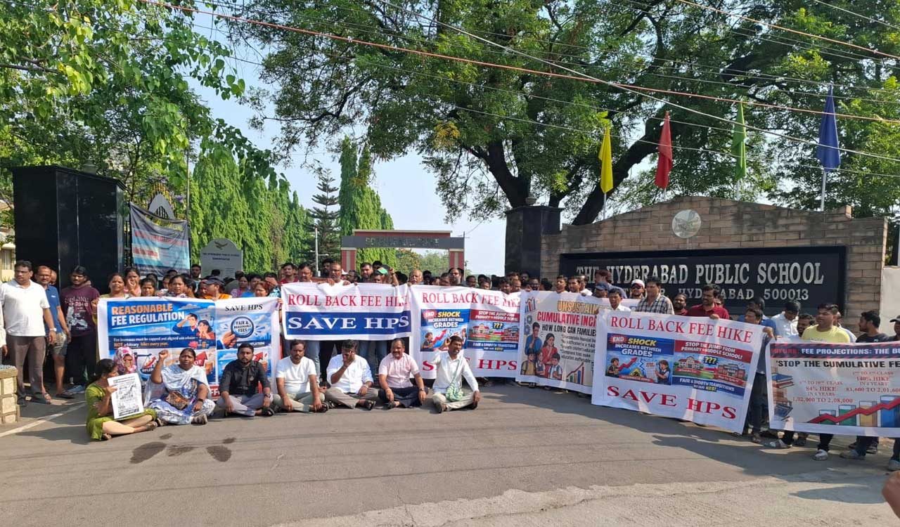 Parents protest fee hike at Hyderabad Public School Ramanthapur