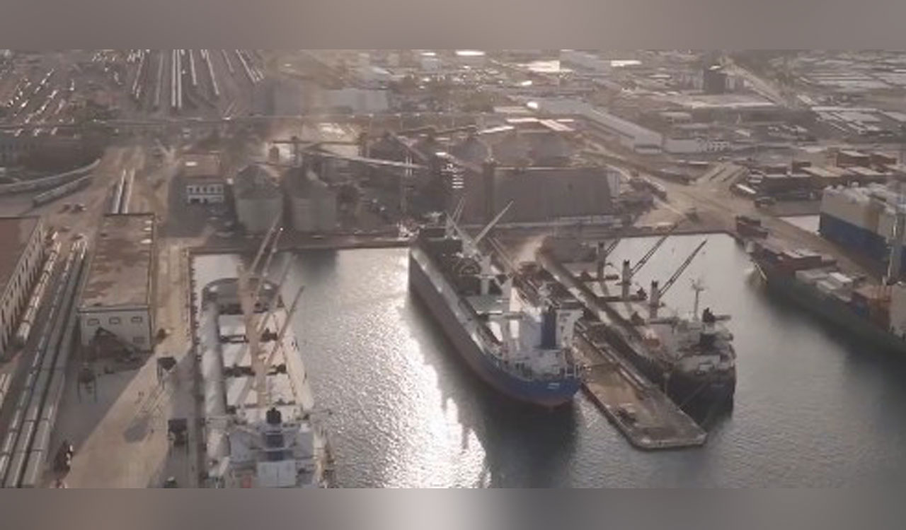 India’s major ports handle over 915 MT cargo in FY26