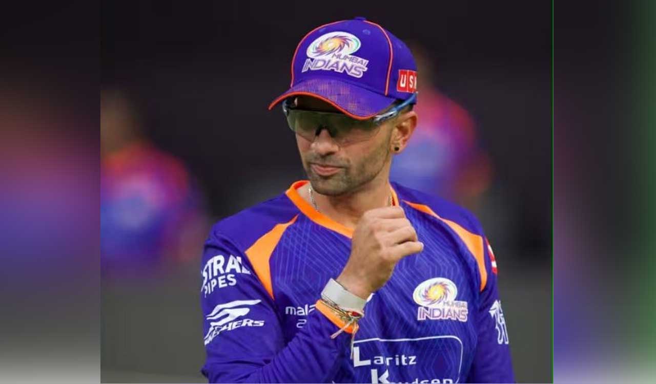 Mumbai Indians sign Keshav Maharaj as replacement for injured Santner