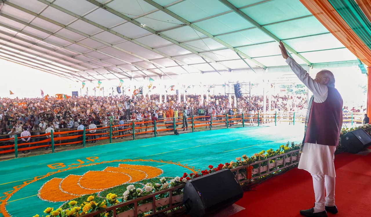 Women and youth leading change in Bengal, says PM Modi