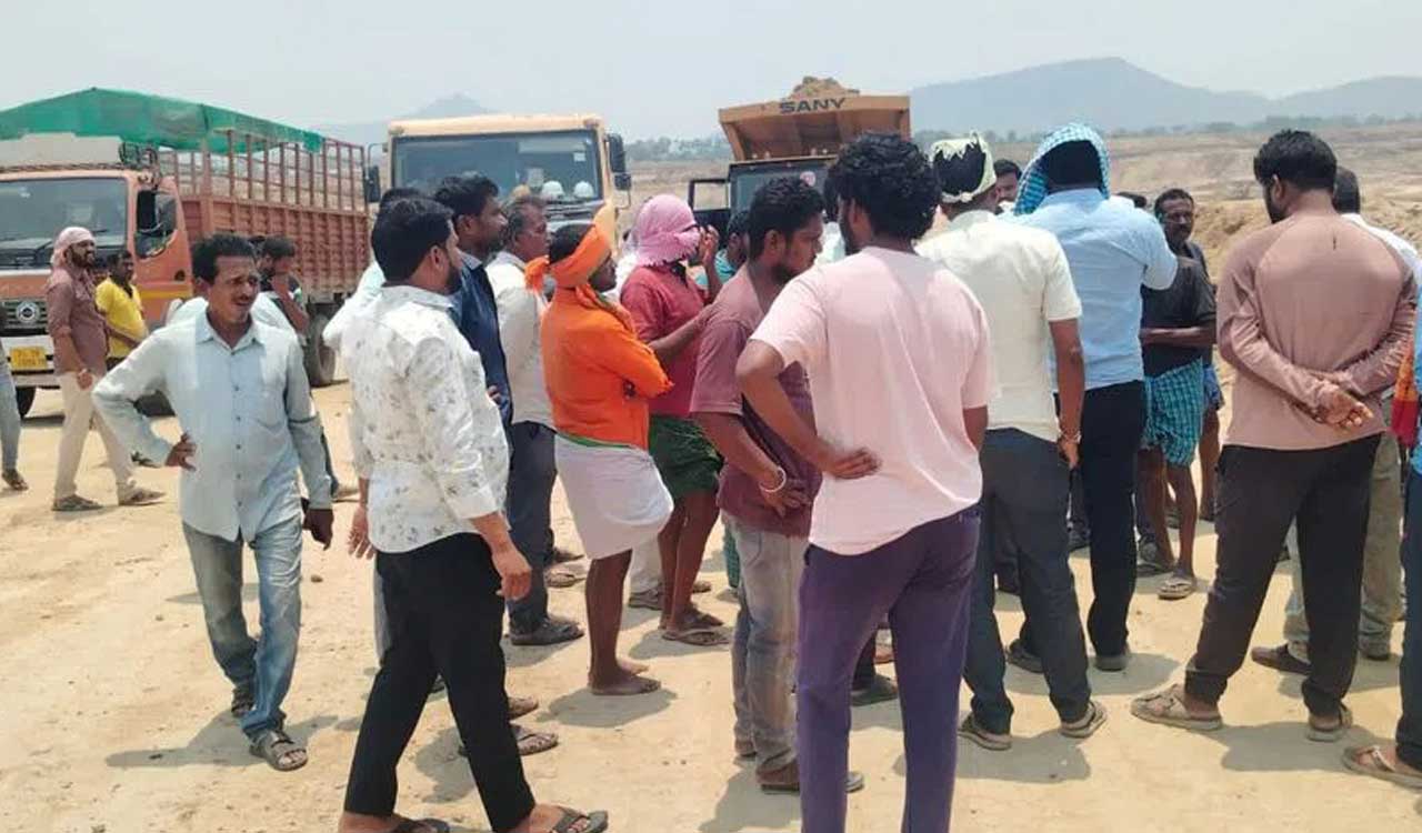 Rajapur residents stop OB works in OCP-2 coal mine