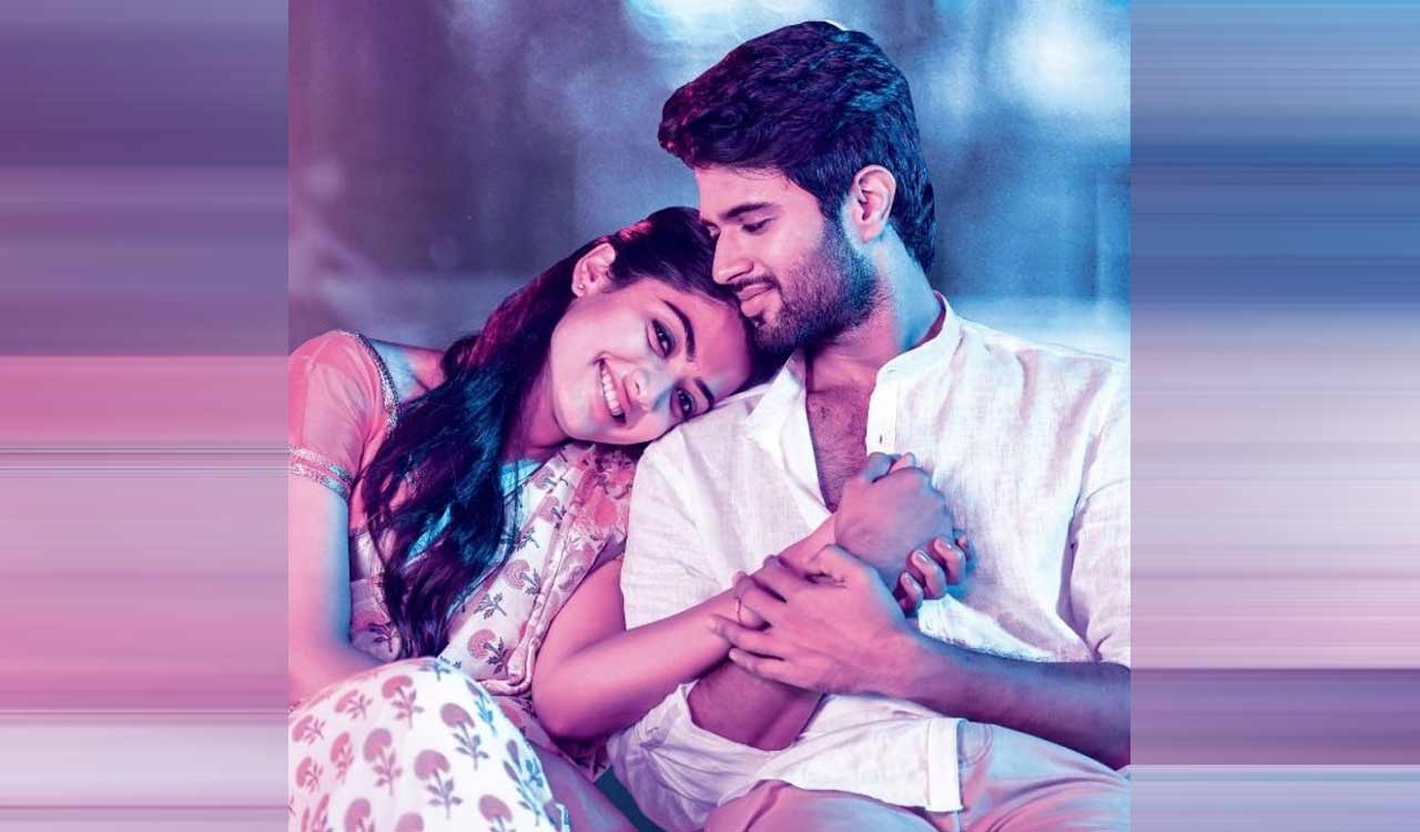Vijay Deverakonda posts with ‘I love you Jayamma’ message for Rashmika
