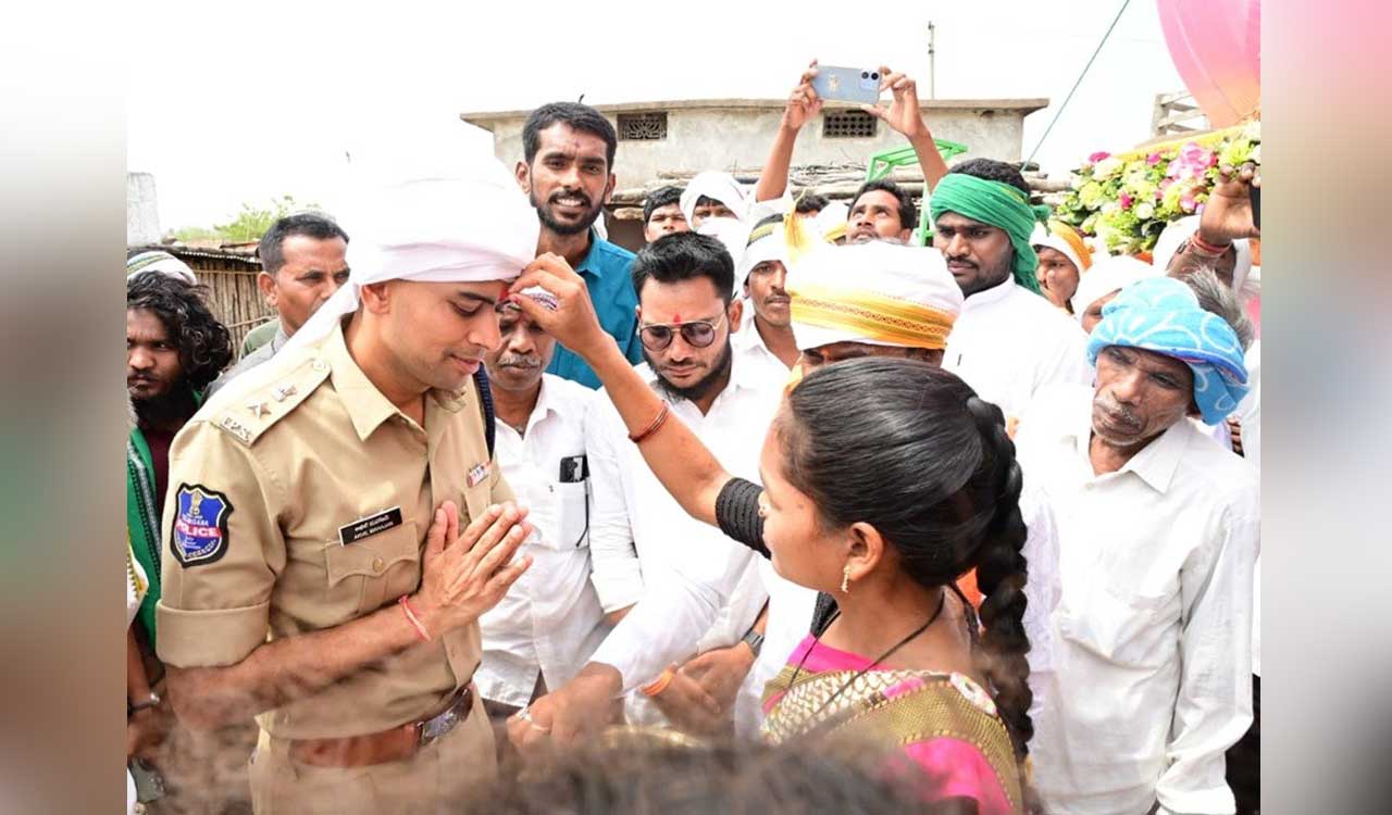 Adilabad SP Akhil Mahajan vows to create library for youngsters