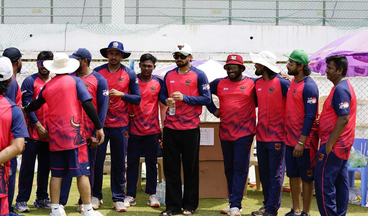 Nitish Kumar Reddy trains with Andhra Premier League players
