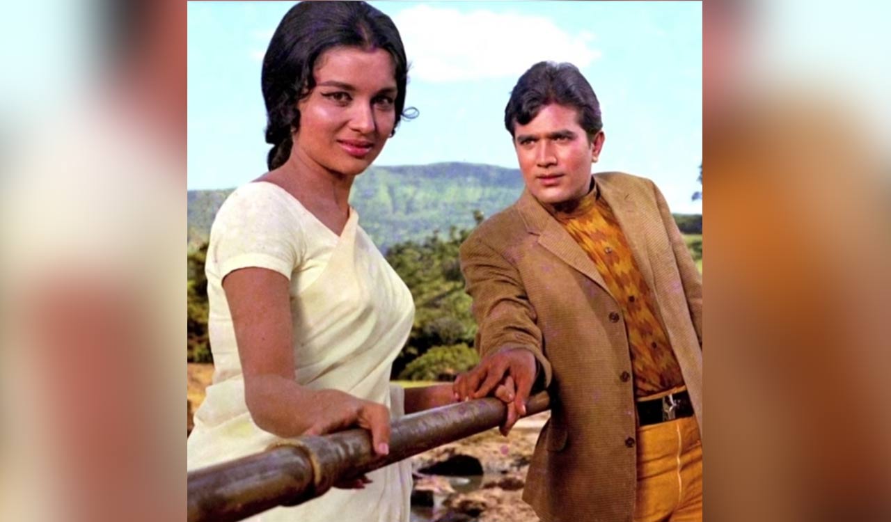 Asha Parekh recalls Rajesh Khanna being shy and reserved while shooting ‘Aaja Piya Tohe Pyaar Doon’