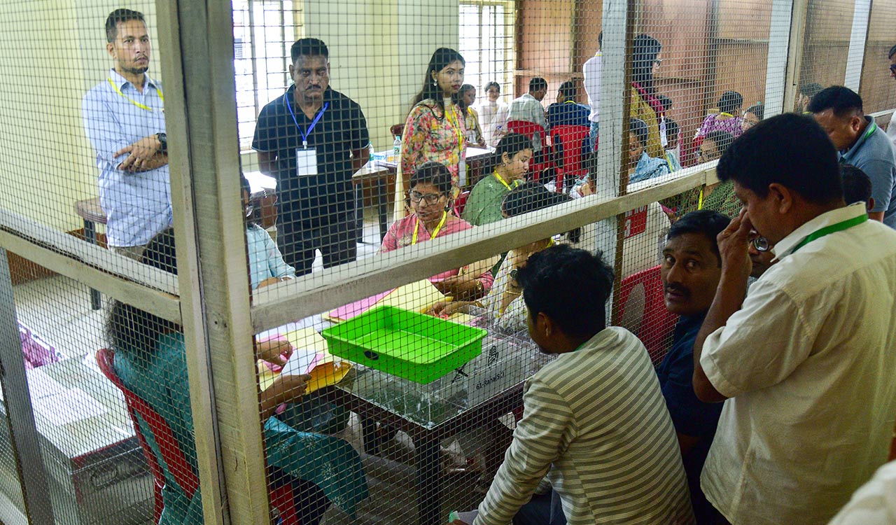 NDA ahead in 98 seats in Assam, Cong in 25: EC