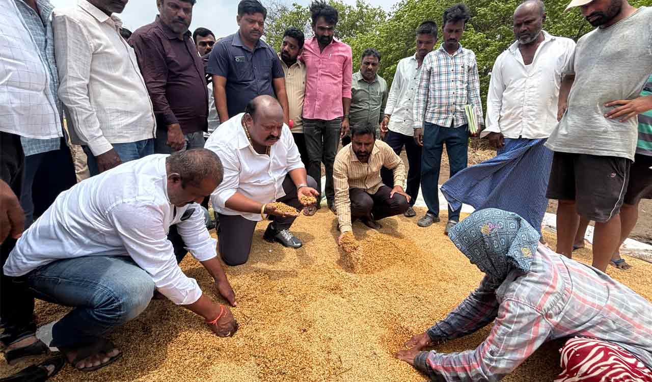 BRS warns of a dharna at collector, add collector offices with soaked paddy