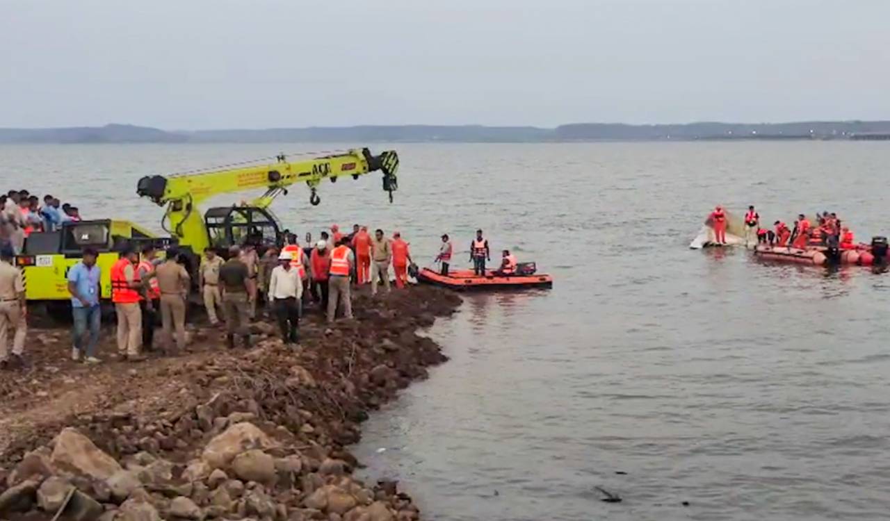 Divers recover woman clutching child from sunken cruise boat in Bargi Dam
