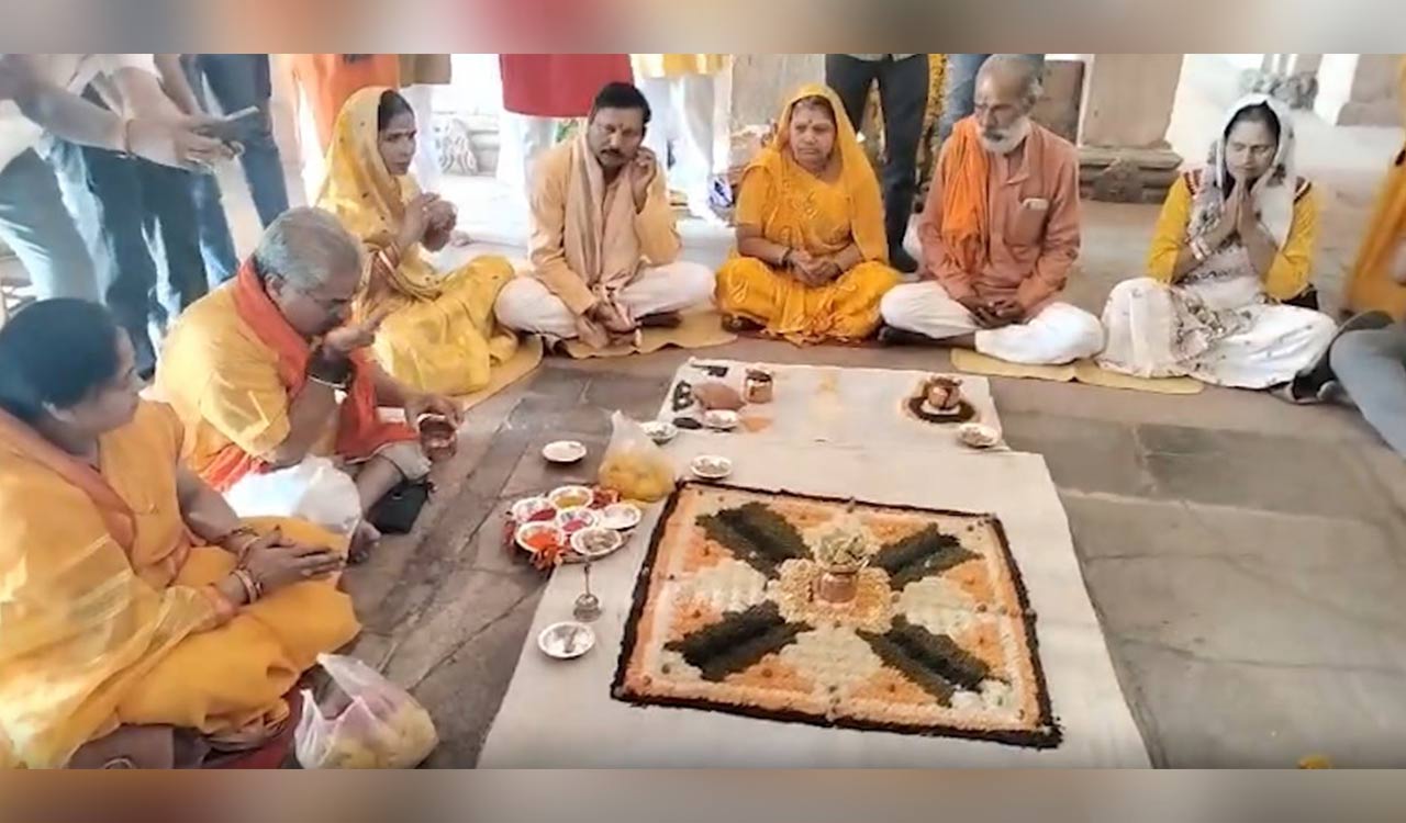 MP: Devotees throng Bhojshala to perform puja, other religious rituals