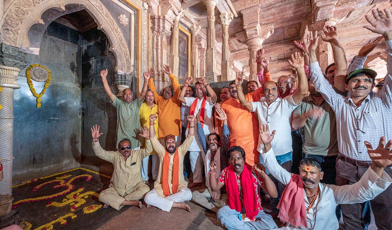 Hindu groups hold ‘Mahavijay Mahotsav’ at Bhojshala in MP after ASI nod