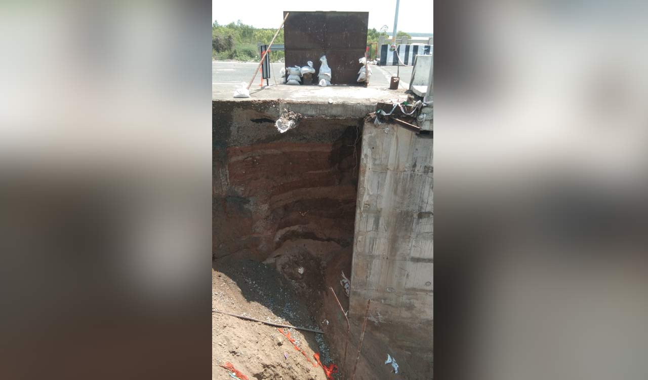 Approach road of second bridge across river Godavari sinks in Kothagudem