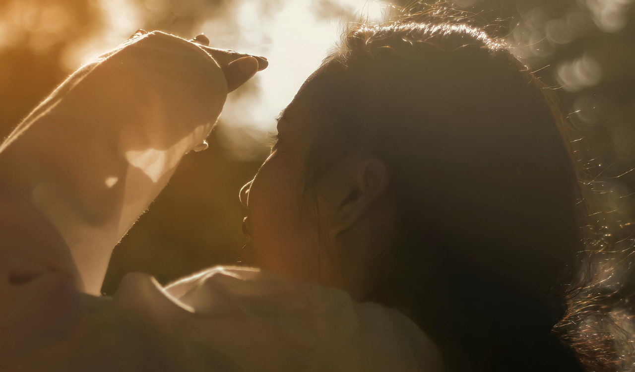 Morning sunlight exposure may improve sleep quality, say wellness experts