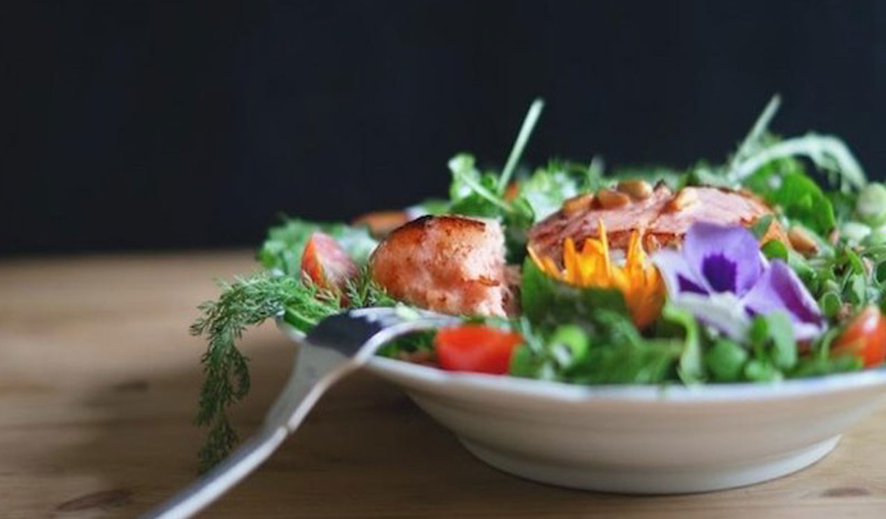 Celebrity fitness coach shares easy protein-rich snacks for busy professionals