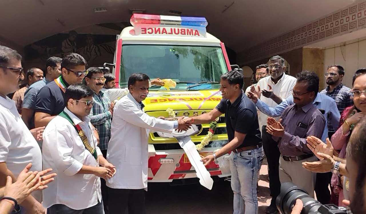 Hyderabad: Chennai Shopping Mall donates ALS ambulance to NIMS