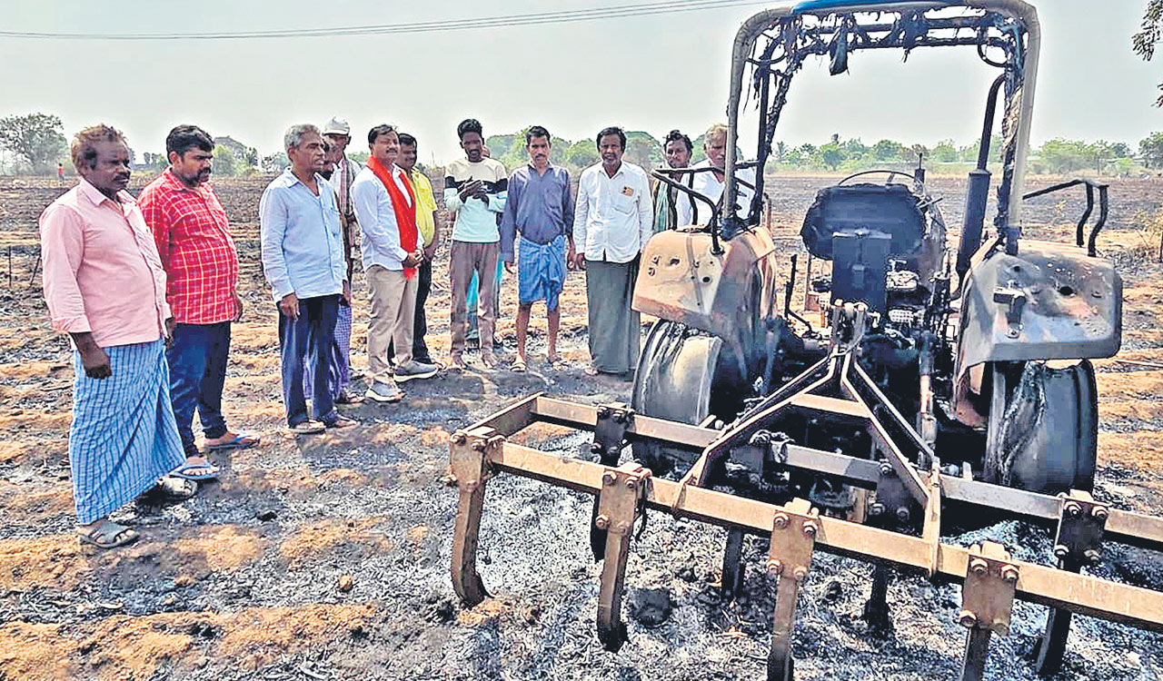 Crop residue burning sparks fire, farmers suffer heavy losses in Khammam