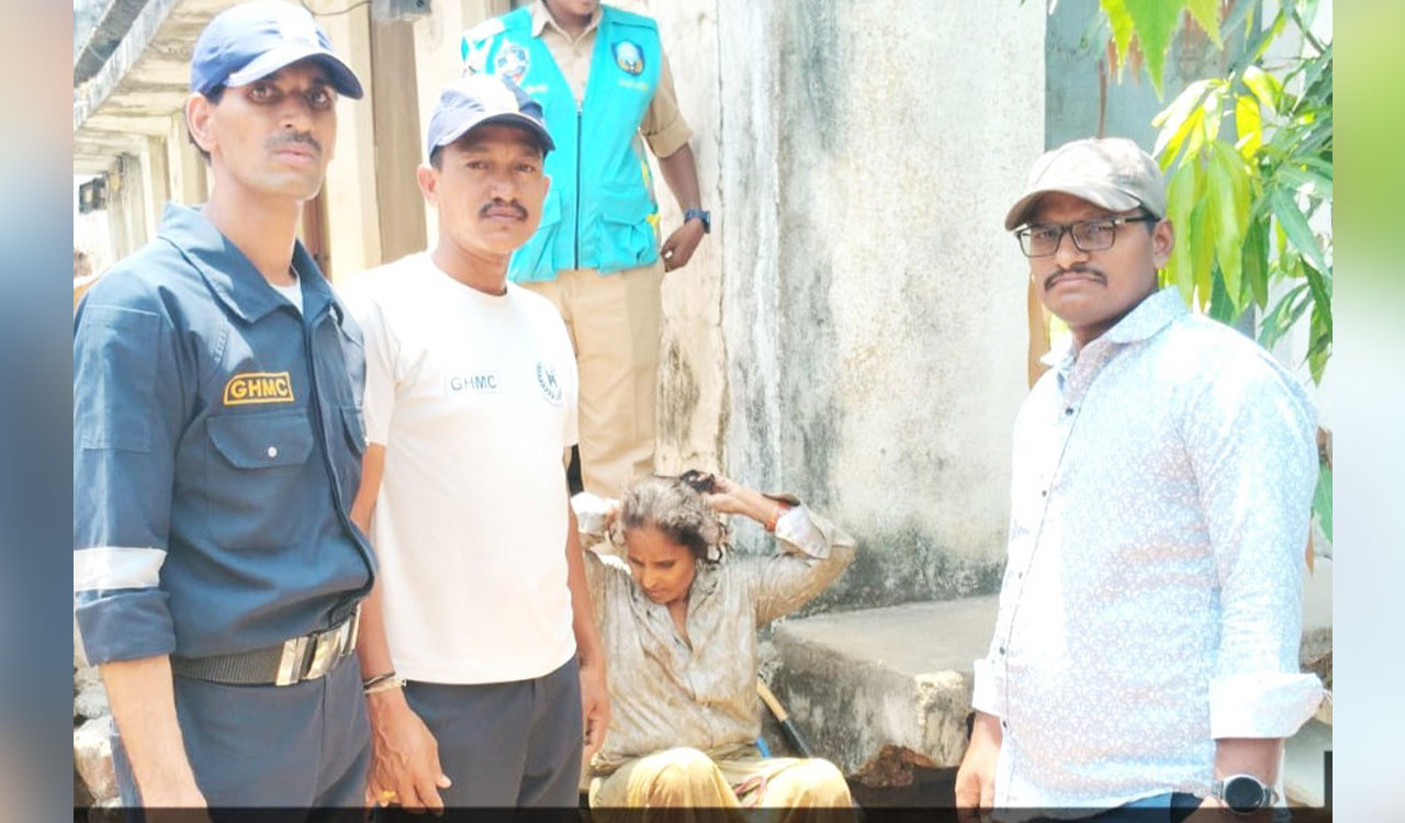 HYDRAA, DRF teams rescue woman from Musi River in Hyderabad