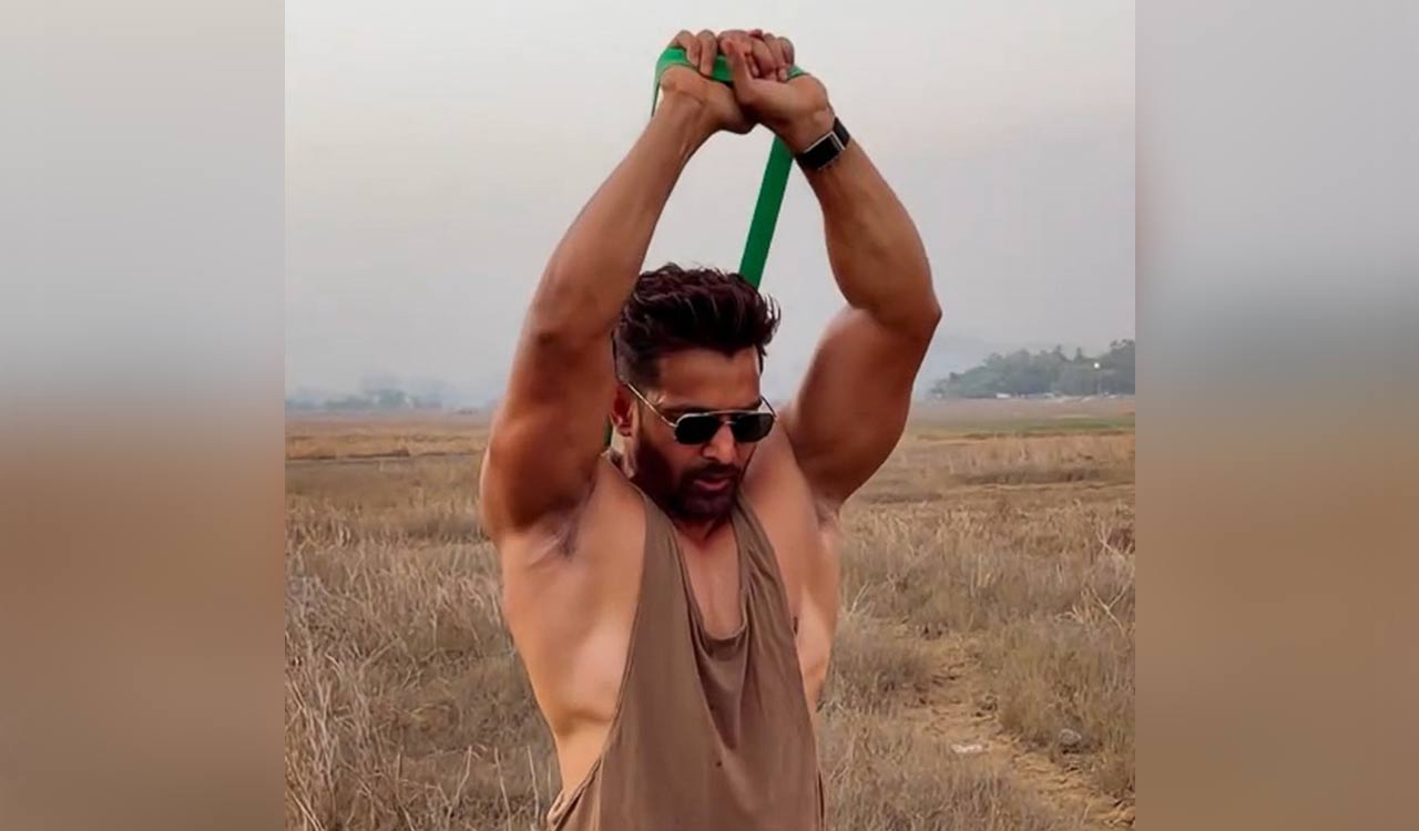 Harshvardhan Rane trains ‘in the middle of nowhere’ for ‘Force 3’