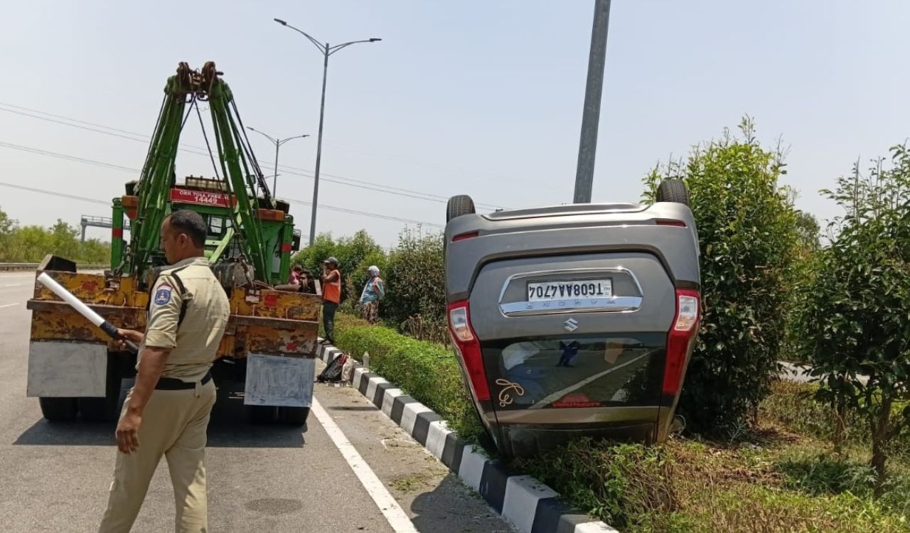 Hyderabad: Driver injured as car overturns after tyre burst on ORR near Thukkuguda