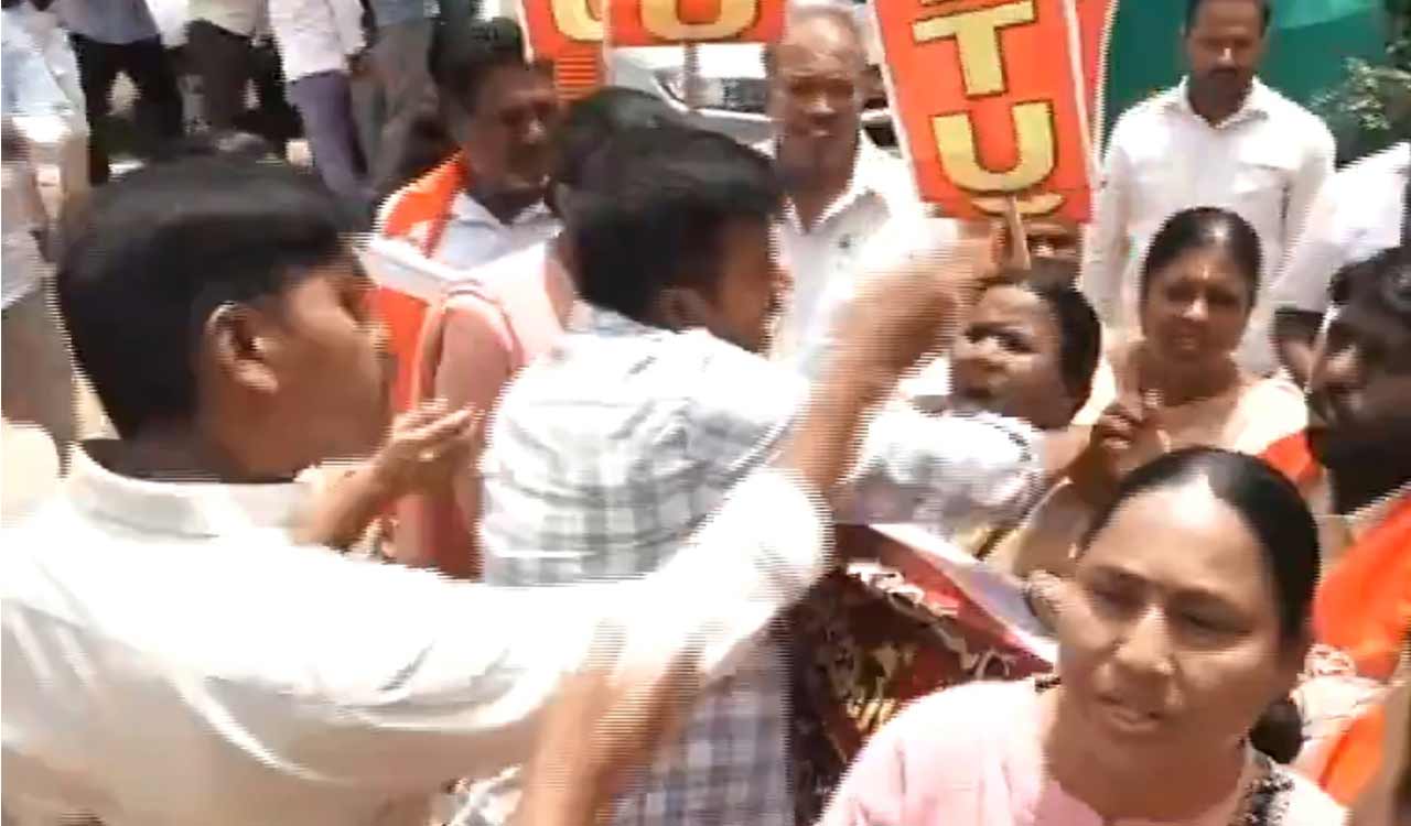 Hyderabad: IFTU-led protest outside Pet-Basheerabad police station demands arrest of Bandi Bageerath