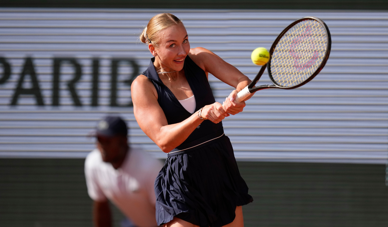 Anastasia Potapova stuns Coco Gauff to end French Open title defense