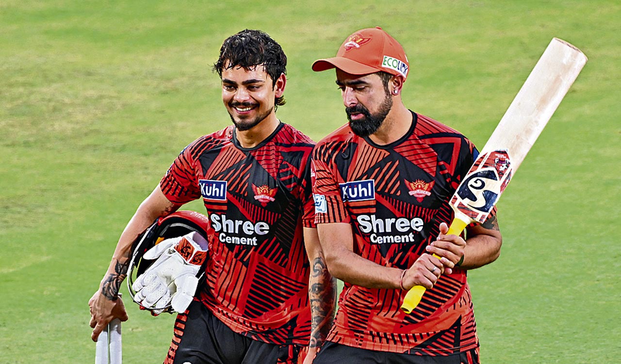 Sunrisers Hyderabad face Royal Challengers Bengaluru in crucial IPL clash