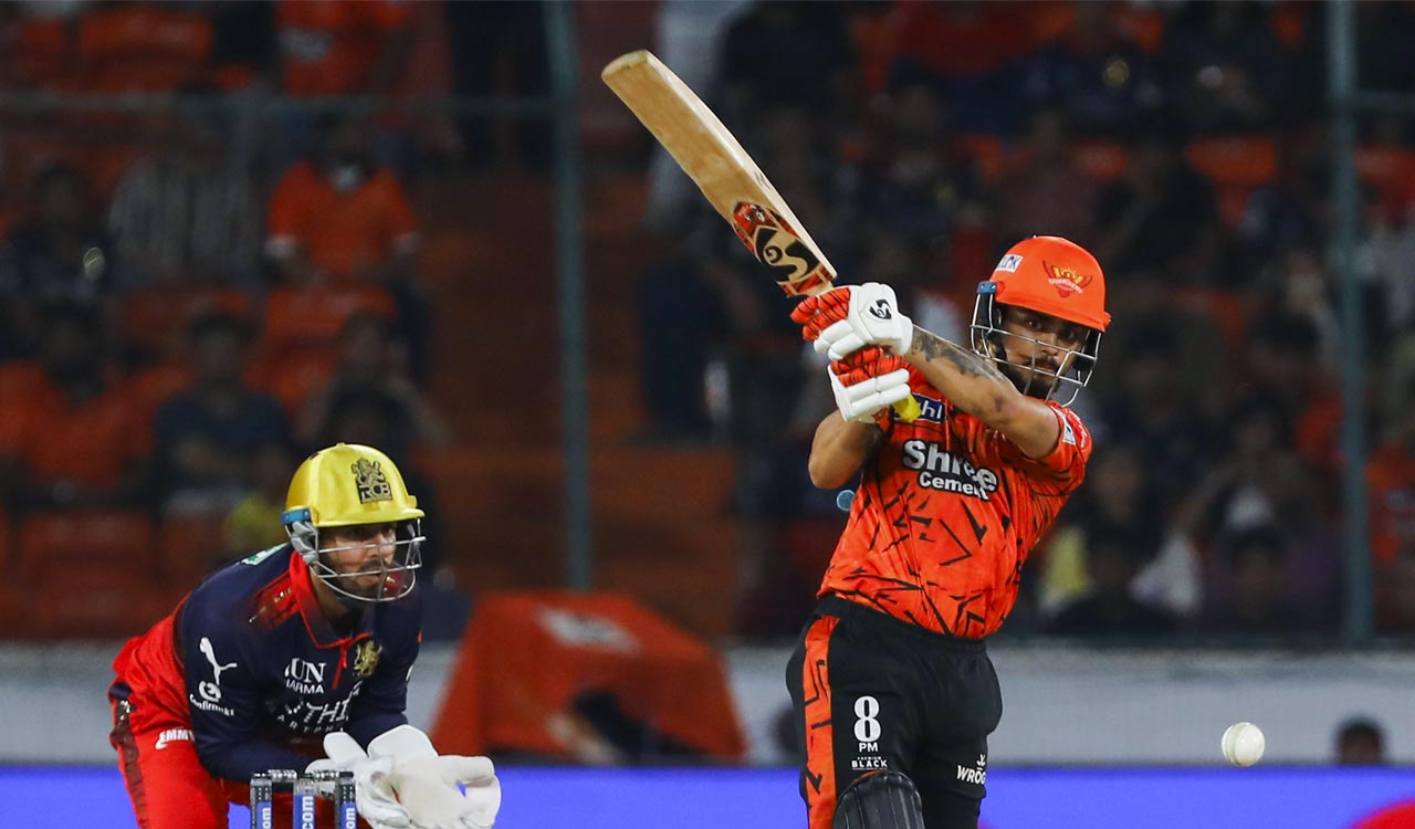 Sunrisers Hyderabad unleash batting fireworks, post mammoth 255/4 to floor RCB