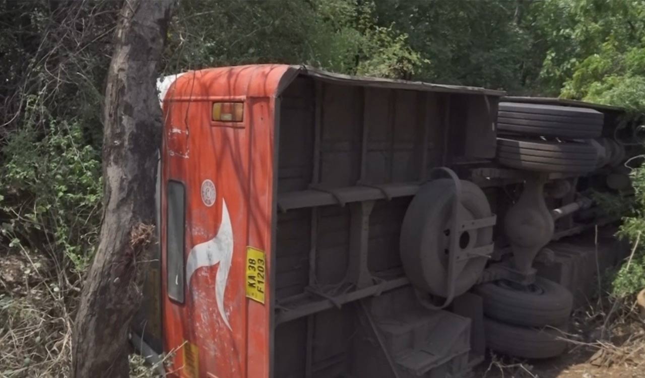 Five killed as Karnataka bus overturns after hitting bike near Zaheerabad