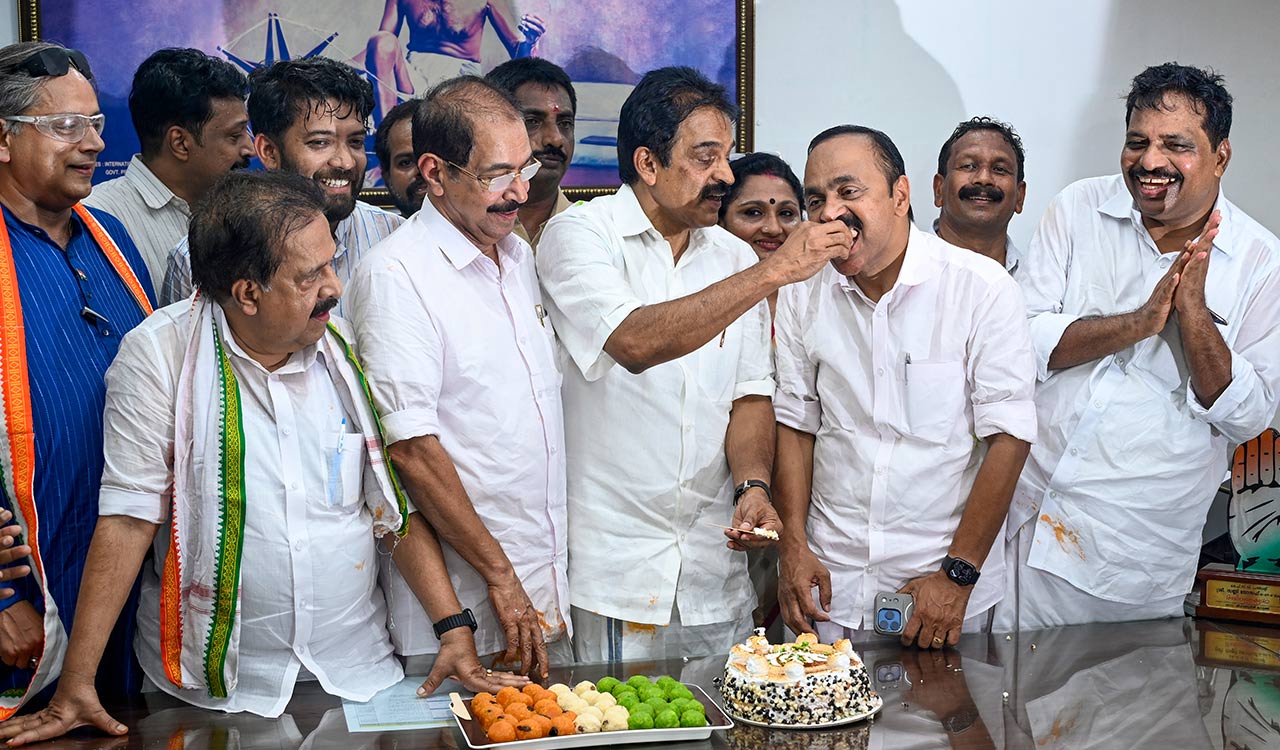 Kerala waits as Congress struggles to break Chief Minister deadlock