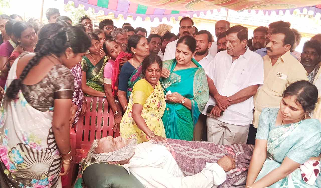 Farmer dies of heart attack at procurement centre in Telangana’s Medak