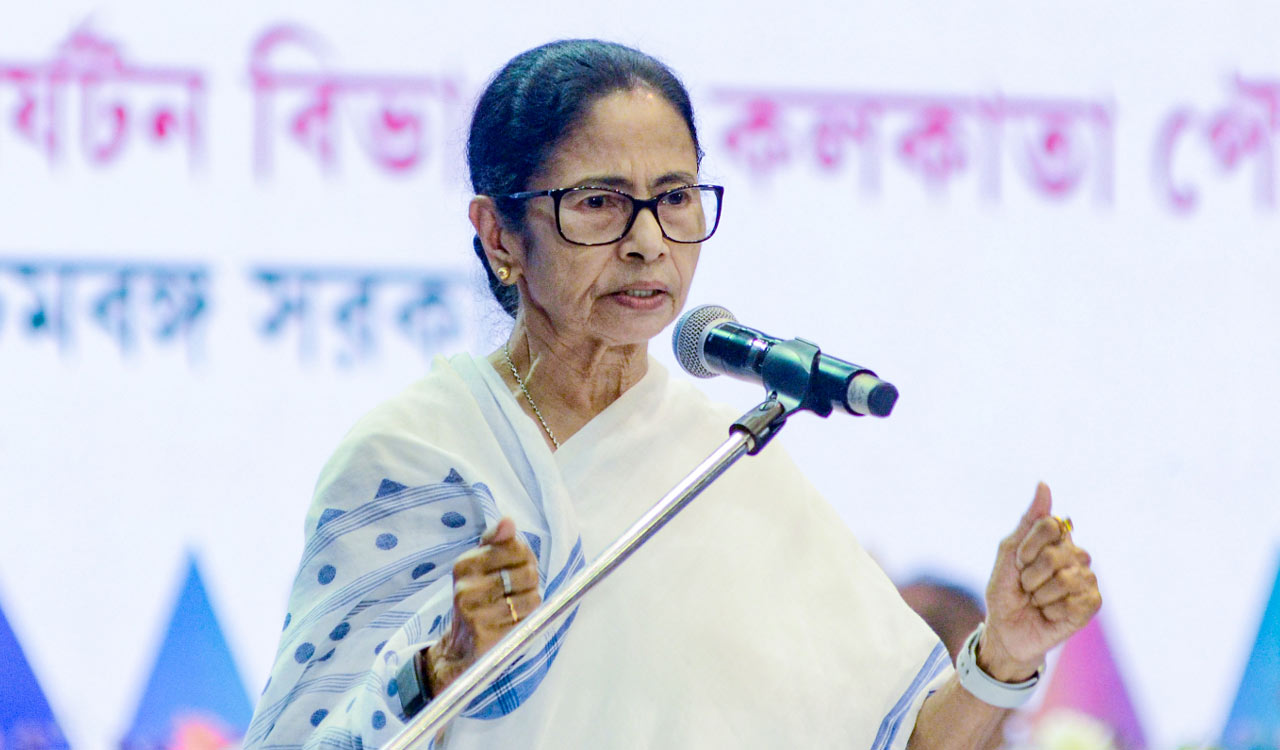 Mamata asks TMC agents to seek recount in booths with slim BJP margin