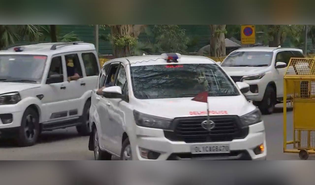 From Union Ministers to Chief Ministers, all shift to Metros and EVs