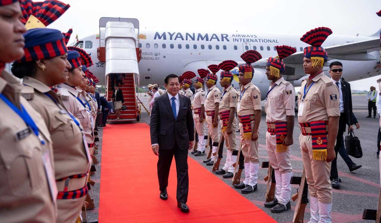 Myanmar President U Min Aung Hlaing begins India visit, offers prayers at Mahabodhi Temple in Gaya