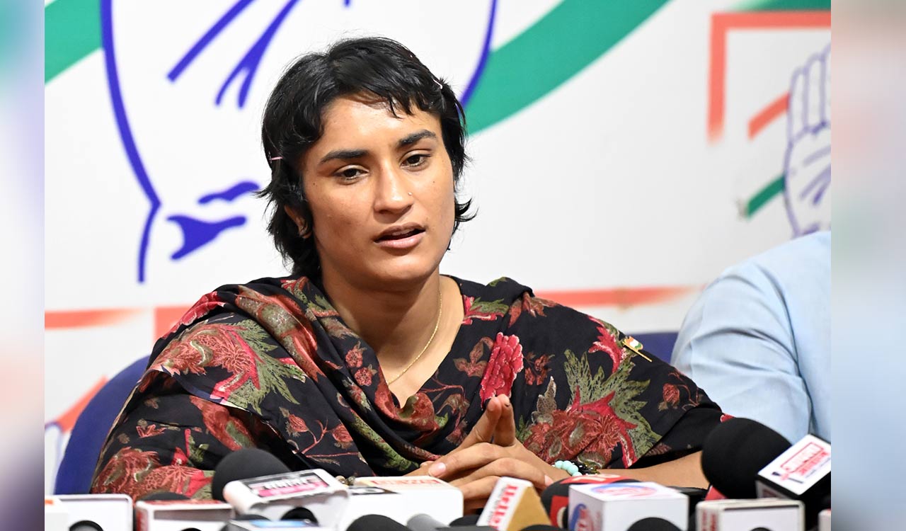 Vinesh Phogat clears intention to fight despite show-cause notice from WFI
