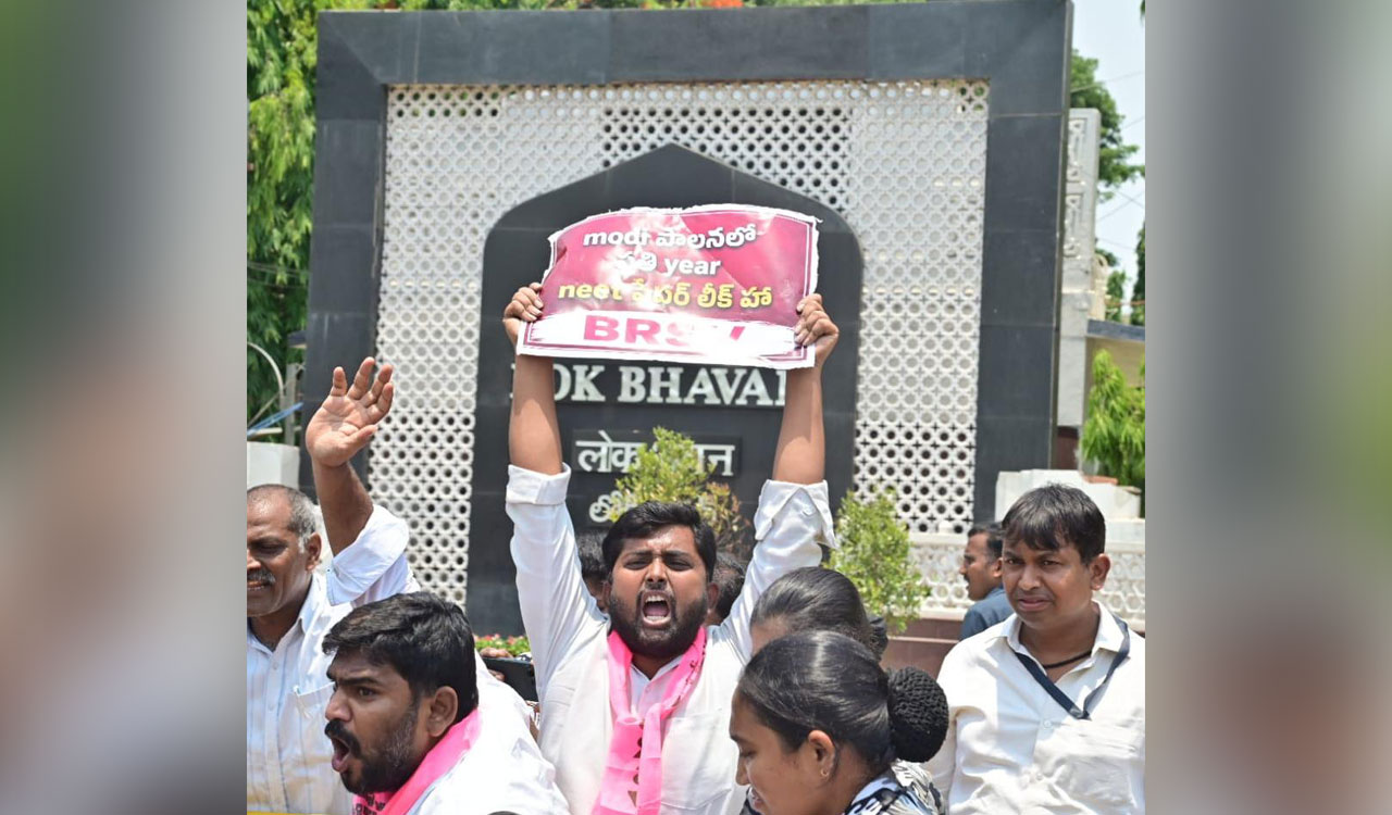Bharat Rashtra Samithi Vidyarthi protests at Lok Bhavan over alleged NEET paper leak