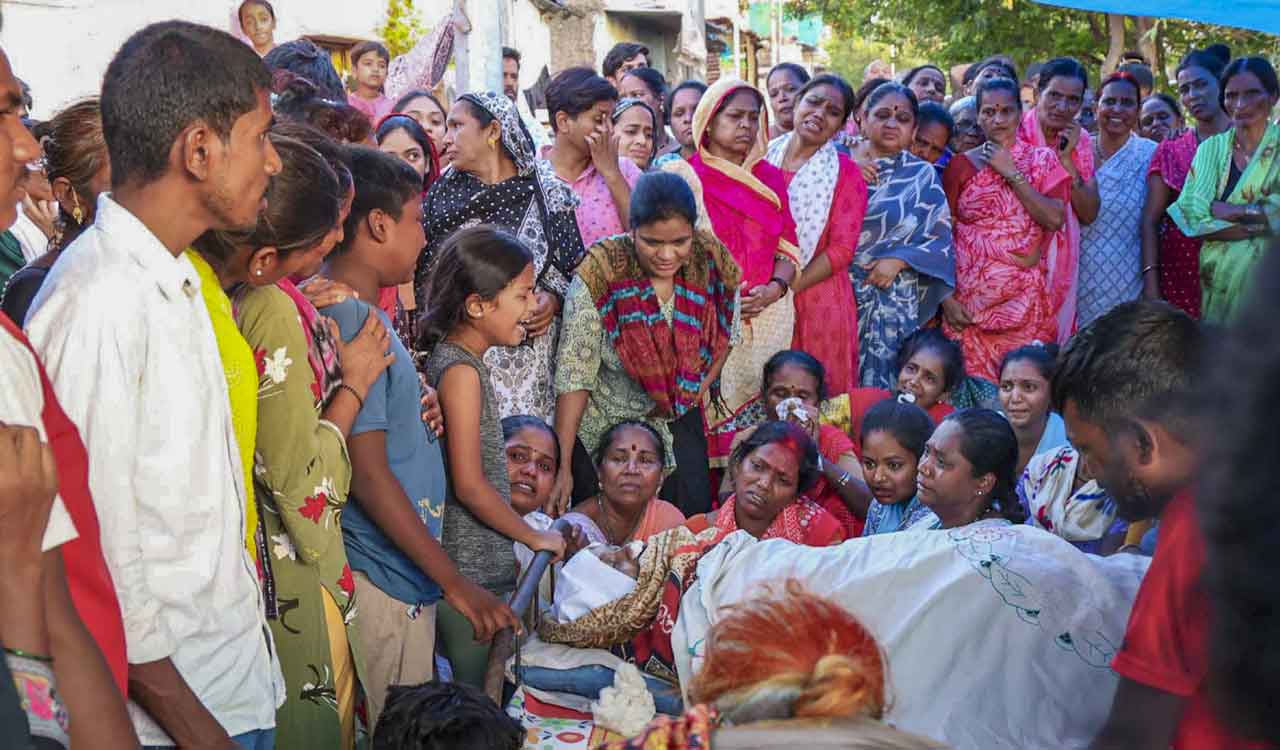Methanol-laced liquor kills 12 in Pune; 8 arrested