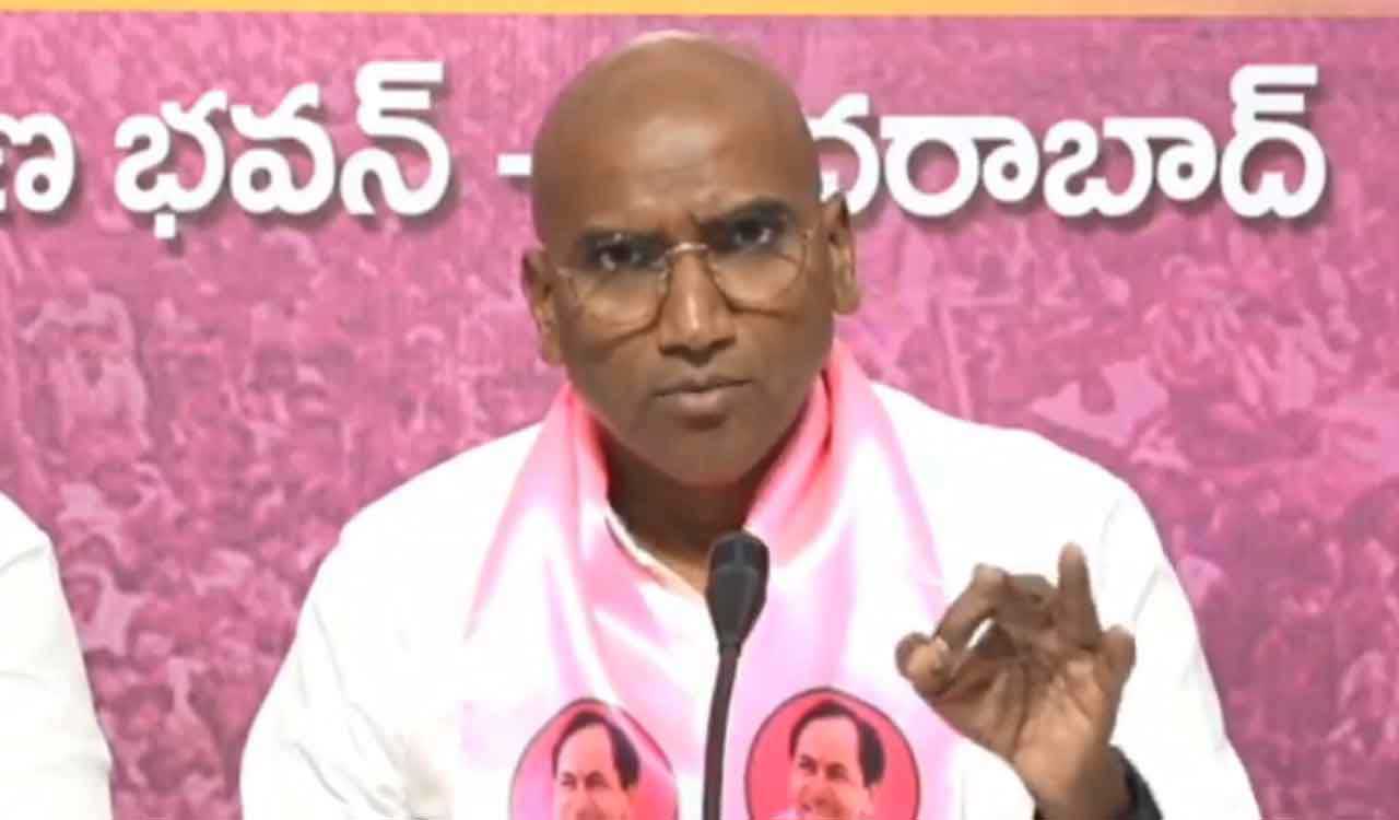 BRS stages protest over delay in procurement near CM’s native village Kondareddypally