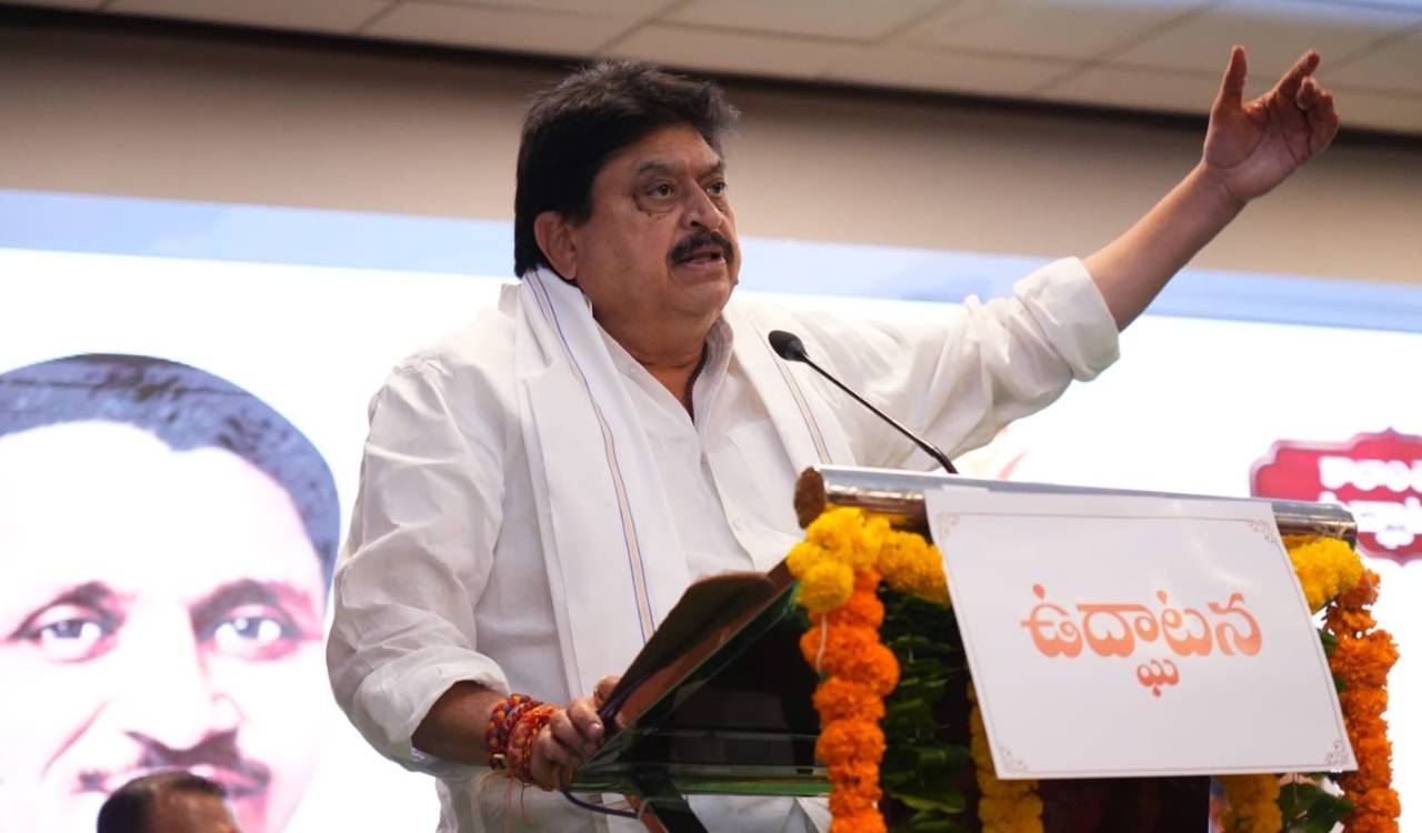 Telangana BJP chief accuses Congress govt of negligence in paddy purchase