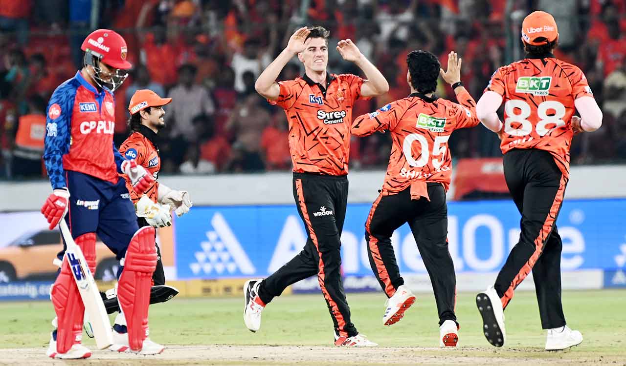 Punjab pummelled as Sunrisers make merry of drop catches, win by 33 runs