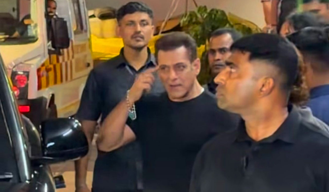 Salman Khan snaps at paparazzi outside Mumbai hospital