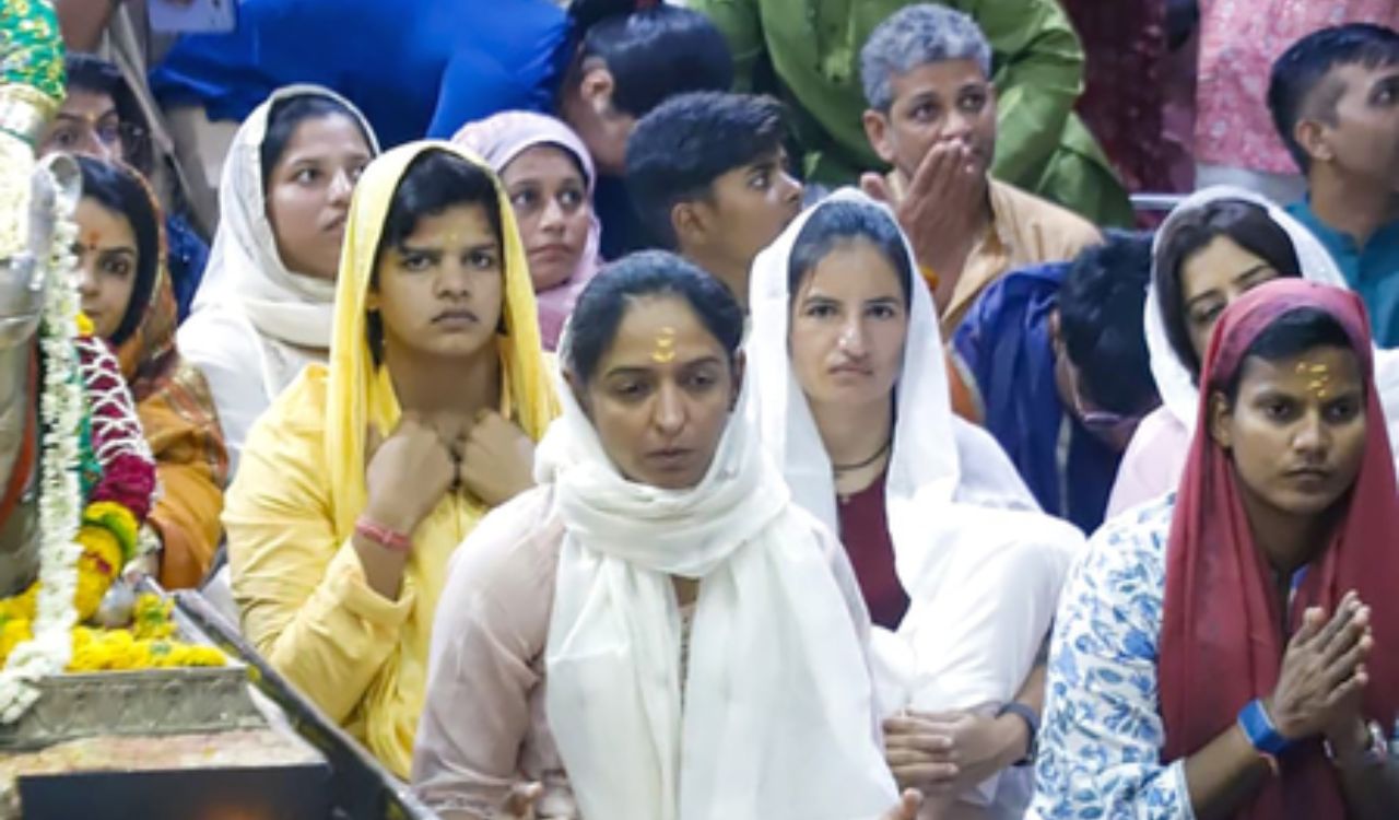 Indian women’s team players seek blessings at Mahakal temple ahead of T20 World Cup 2026