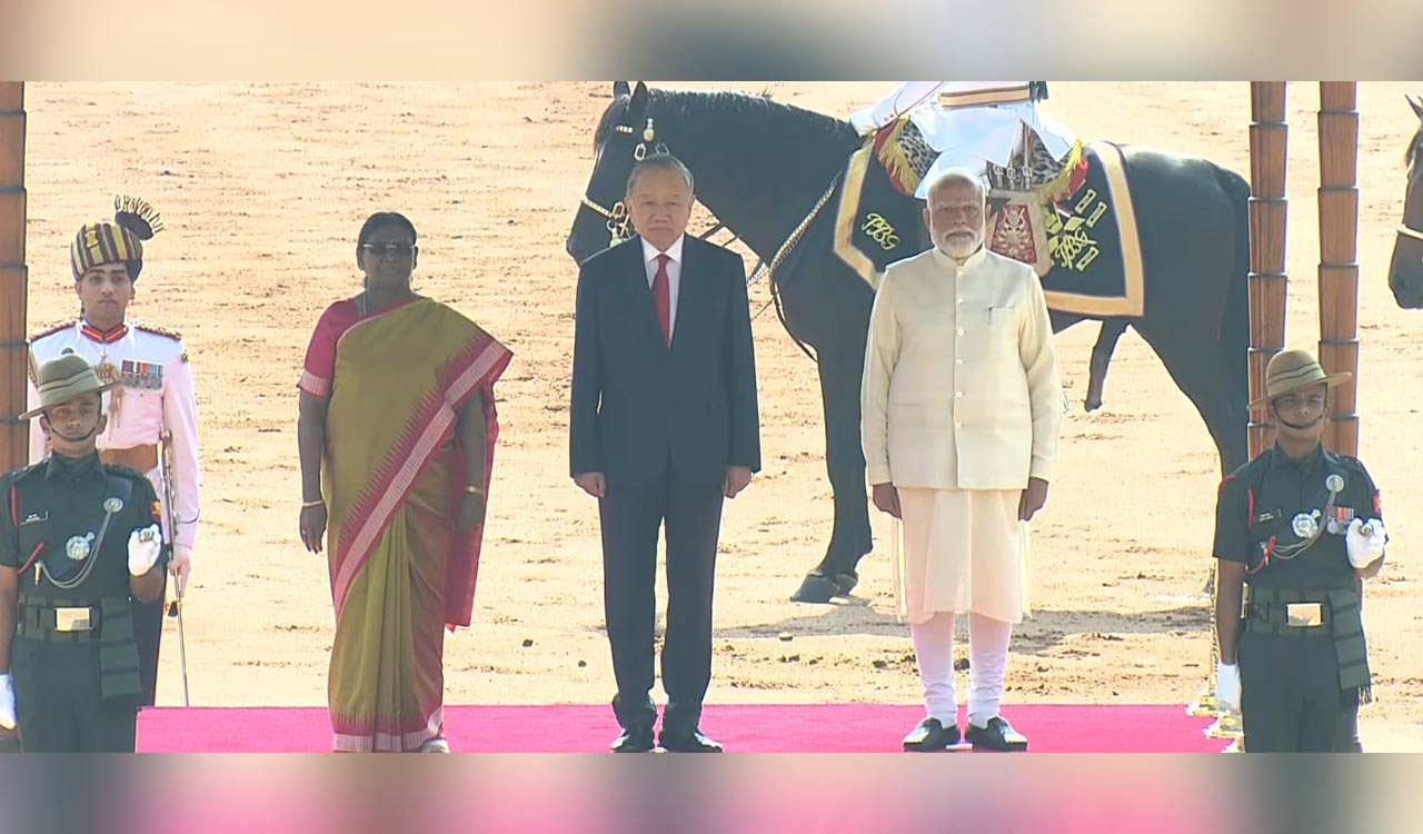 Vietnam’s Prez To Lam accorded ceremonial welcome at Rashtrapati Bhavan