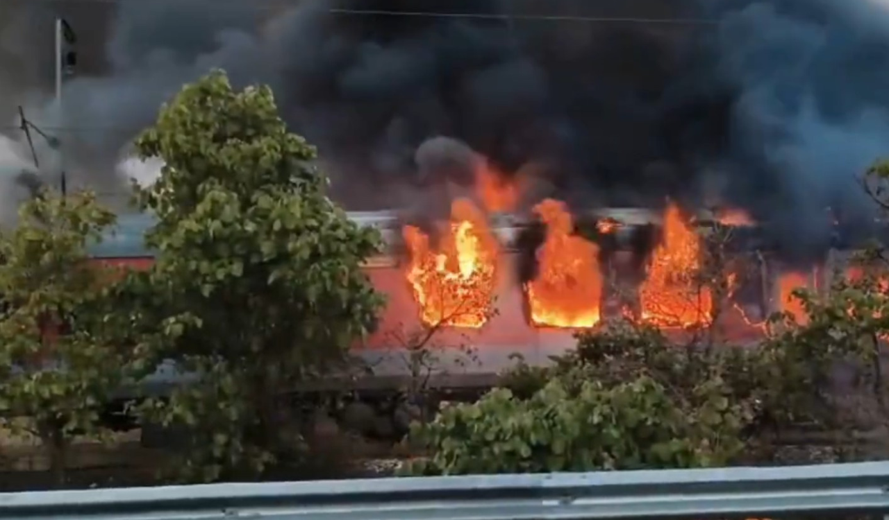 Fire breaks out in Rajdhani Express coach near Kota, all passengers safe